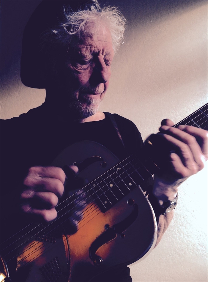 Roger Hubbard Blues Trio Authentic Blues & Roots